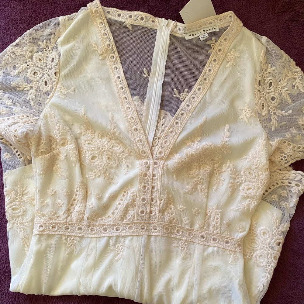 Light wear lace jumpsuit